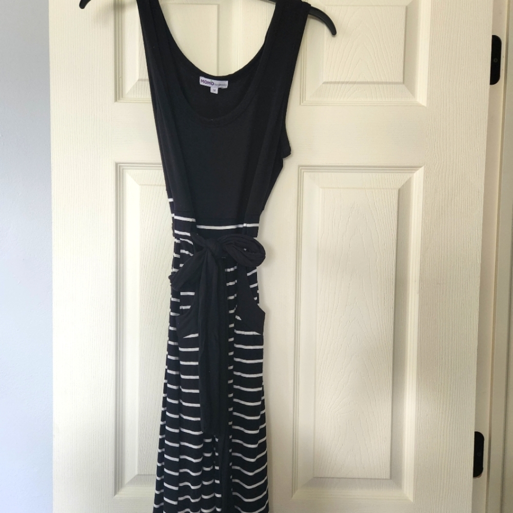 Momo maternity stretchy dress with belt and pockets sz M